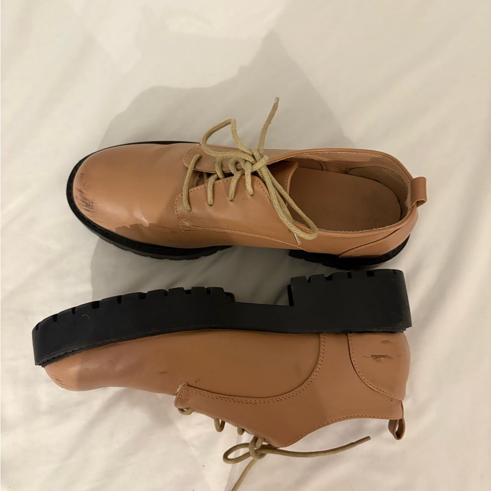 Steve Madden Tan and Black Platform Shoes